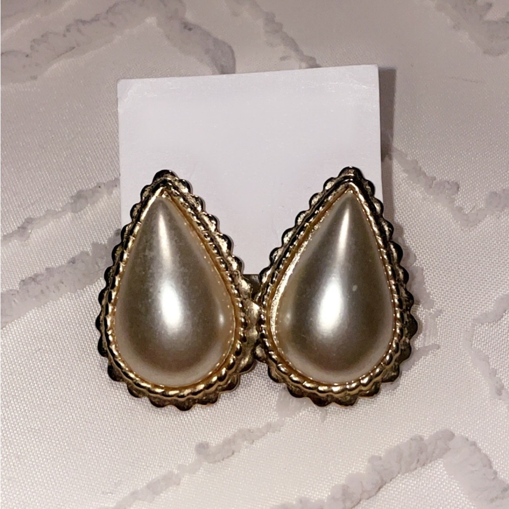 Fashion Jewelry Gold and Silver Teardrop Earrings, vintage set